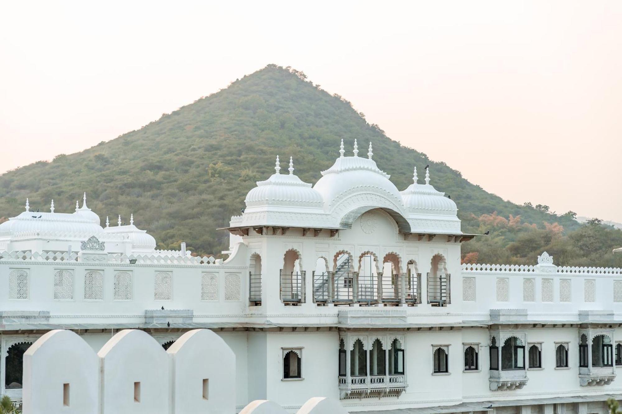 Daulatgarh Resort And Spa Udaipur Exterior photo